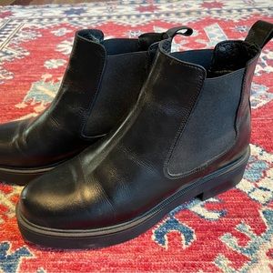 NWOT black leather Chelsea ankle boots (Tapadas brand) - made in Portugal